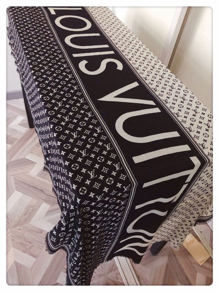 Louis Vuitton Scarf LV00075